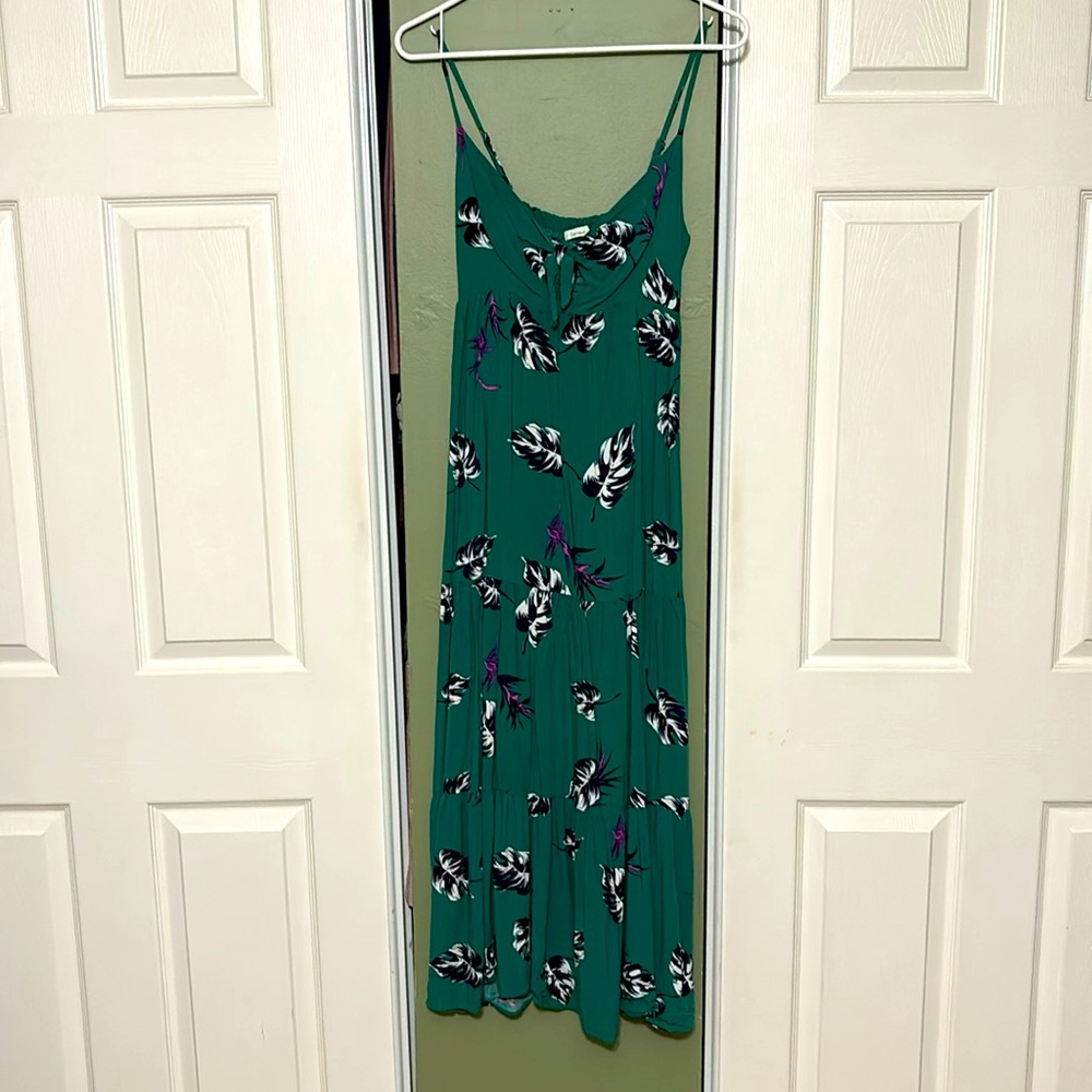 Women’s Sundress Maxi Dress, Keyhole Front Style, Great Condition! Size XS
